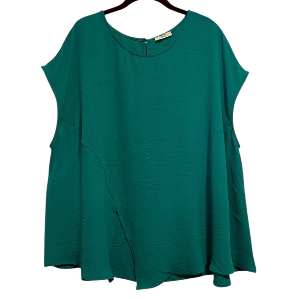 Easel Women’s Green Sleeveless Blouse